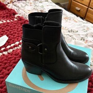 Baretraps Luella Black bootie  size 8